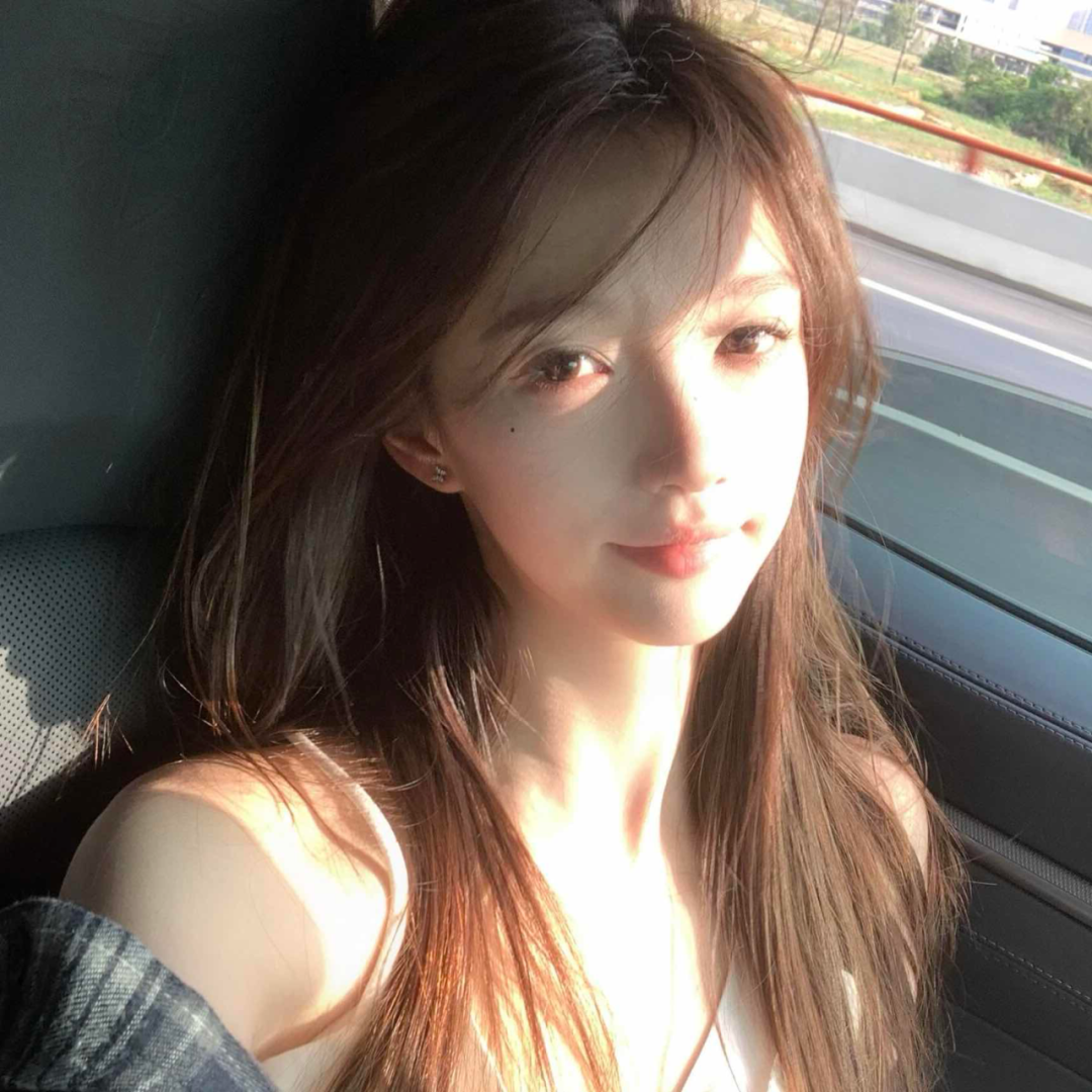 车内光感温柔女生头像