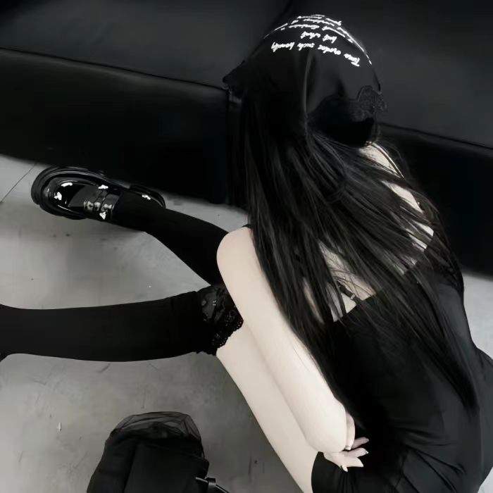 温柔背影不露脸女生头像