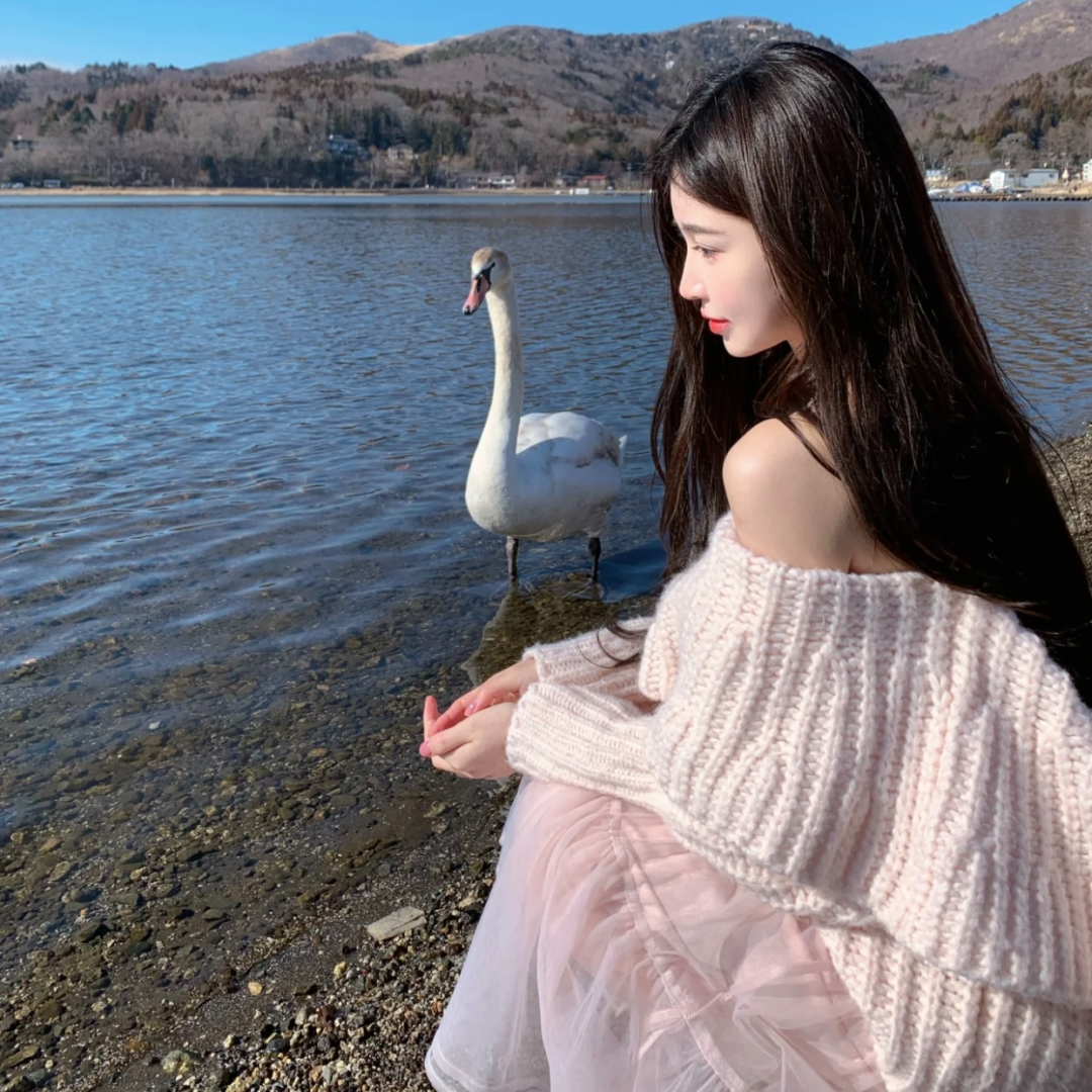 温柔侧脸女生头像