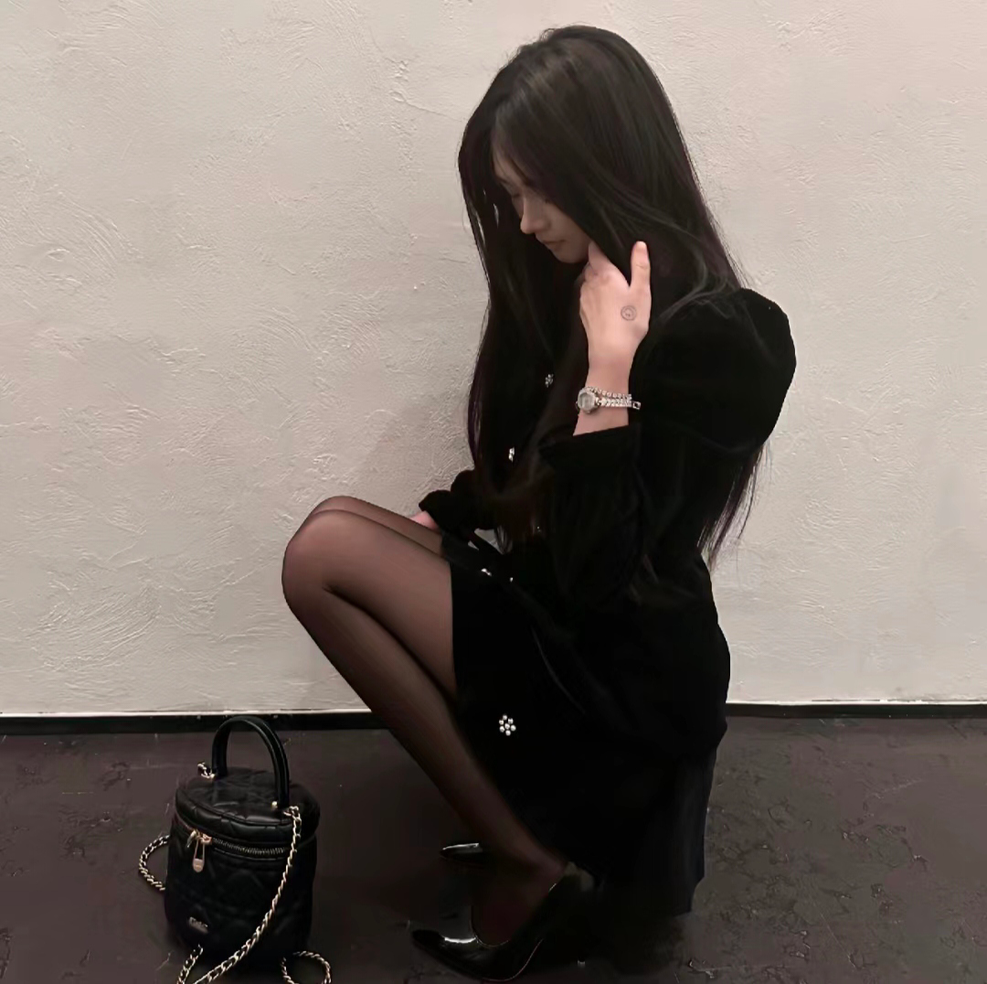 气质侧脸女生头像