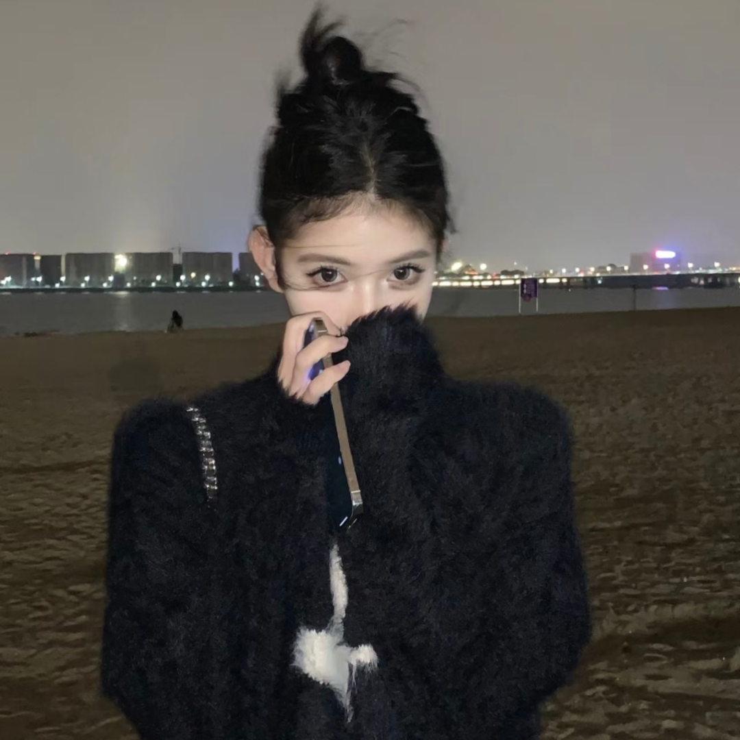 海边小众女生头像