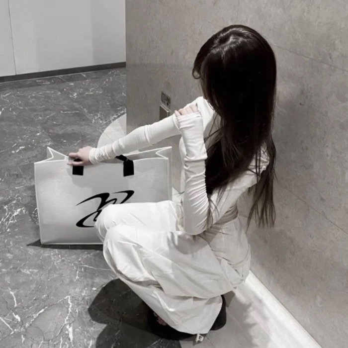 温柔不露脸女生头像