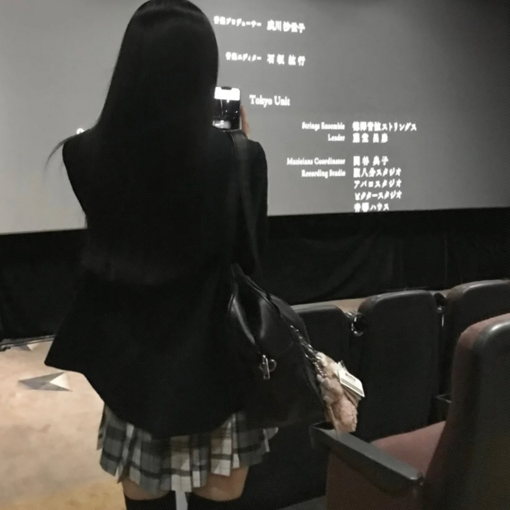 电影院氛围感不露脸女生头像