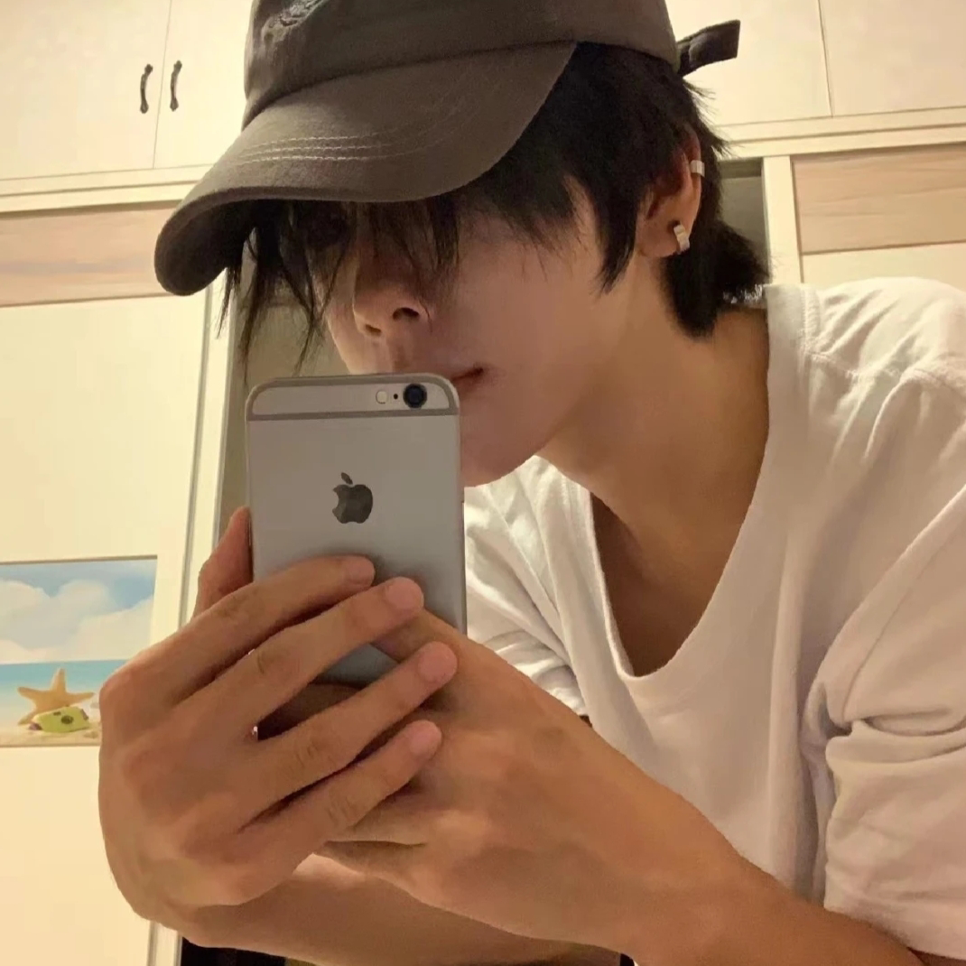自拍手机痞帅男生头像