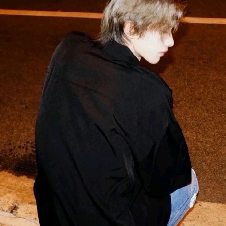 痞帅侧脸男生头像