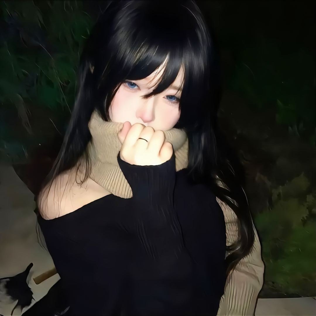 捂嘴纯欲女生头像