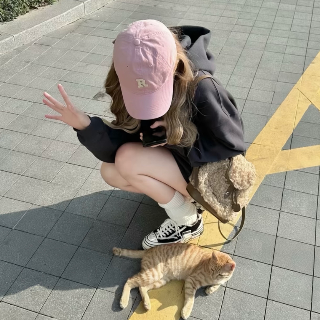 休闲帽甜妹不露脸女生头像