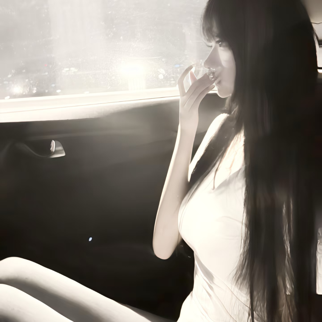 车内纯欲侧脸女生头像