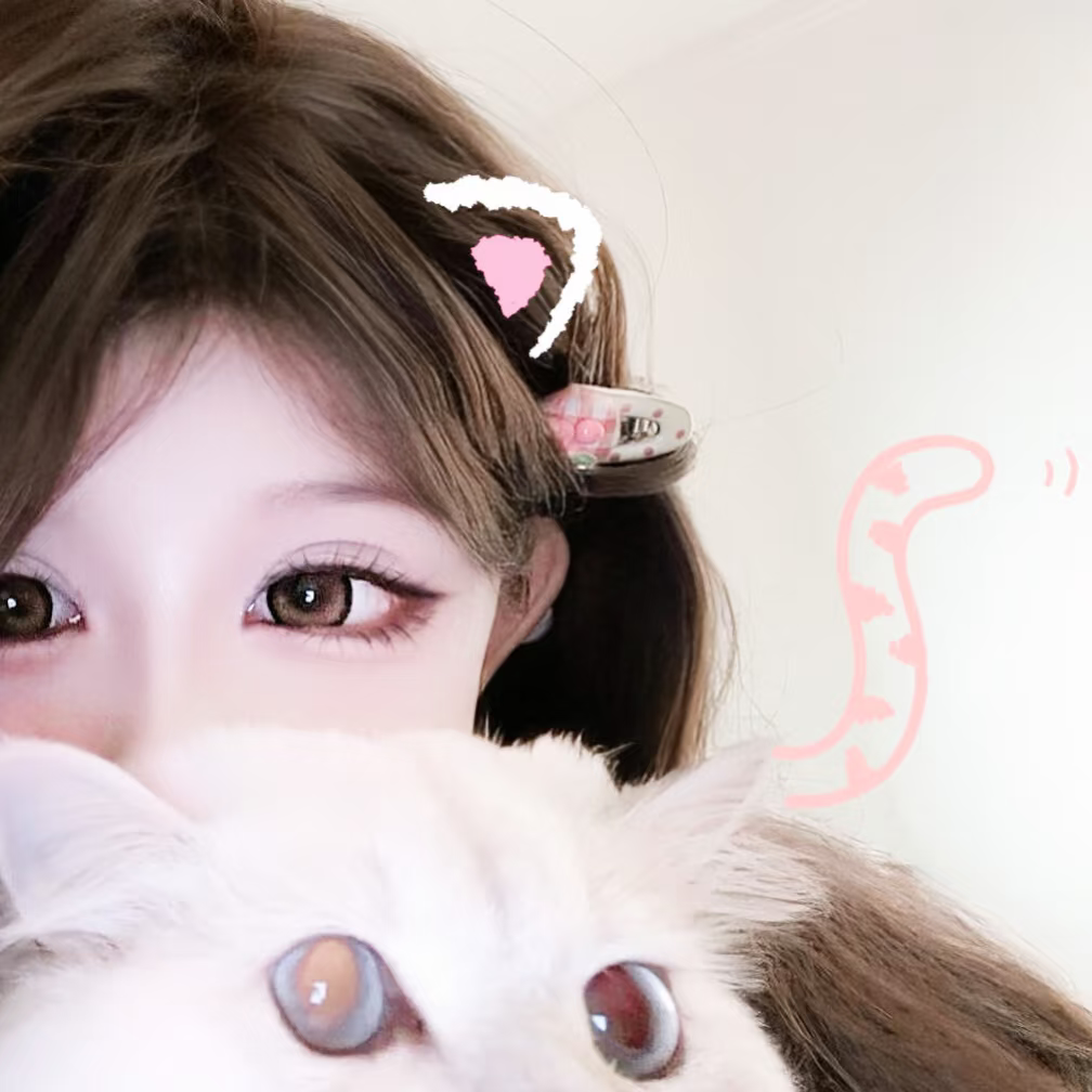抱着猫咪甜妹女生头像