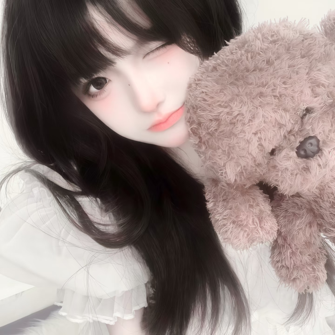抱着玩偶甜妹女生头像