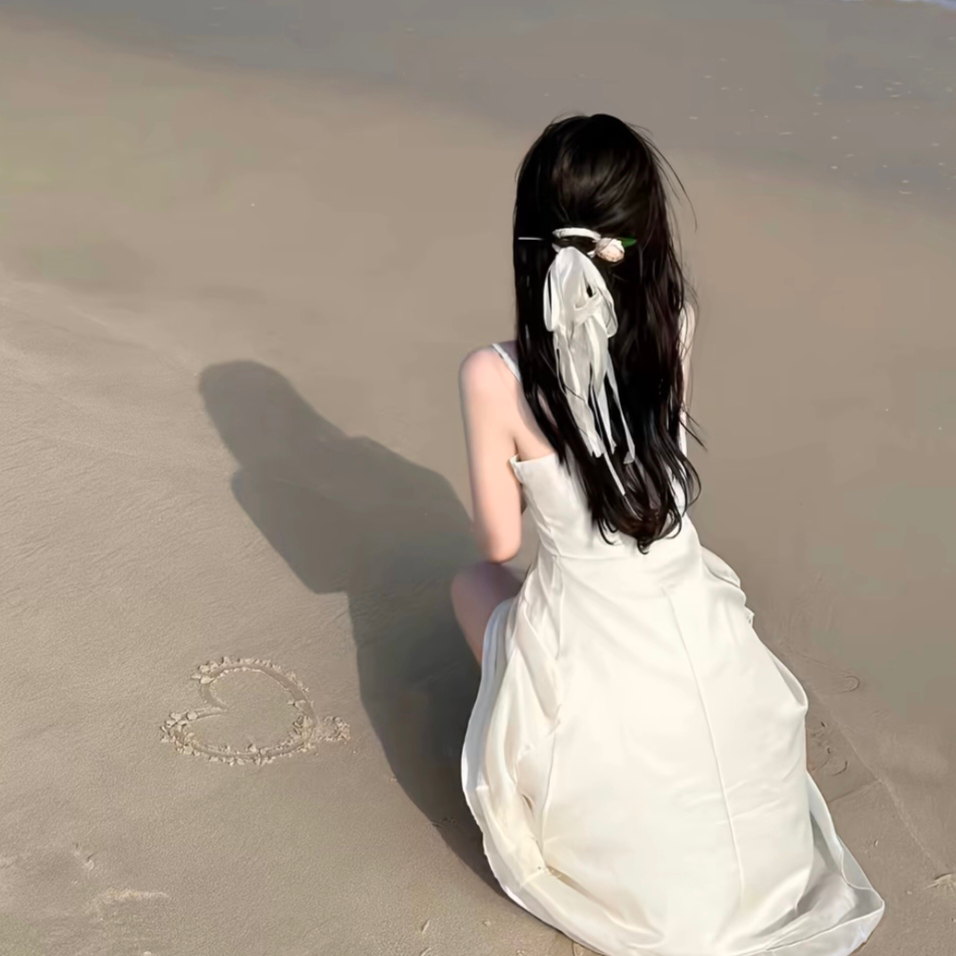温柔背影不露脸女生头像