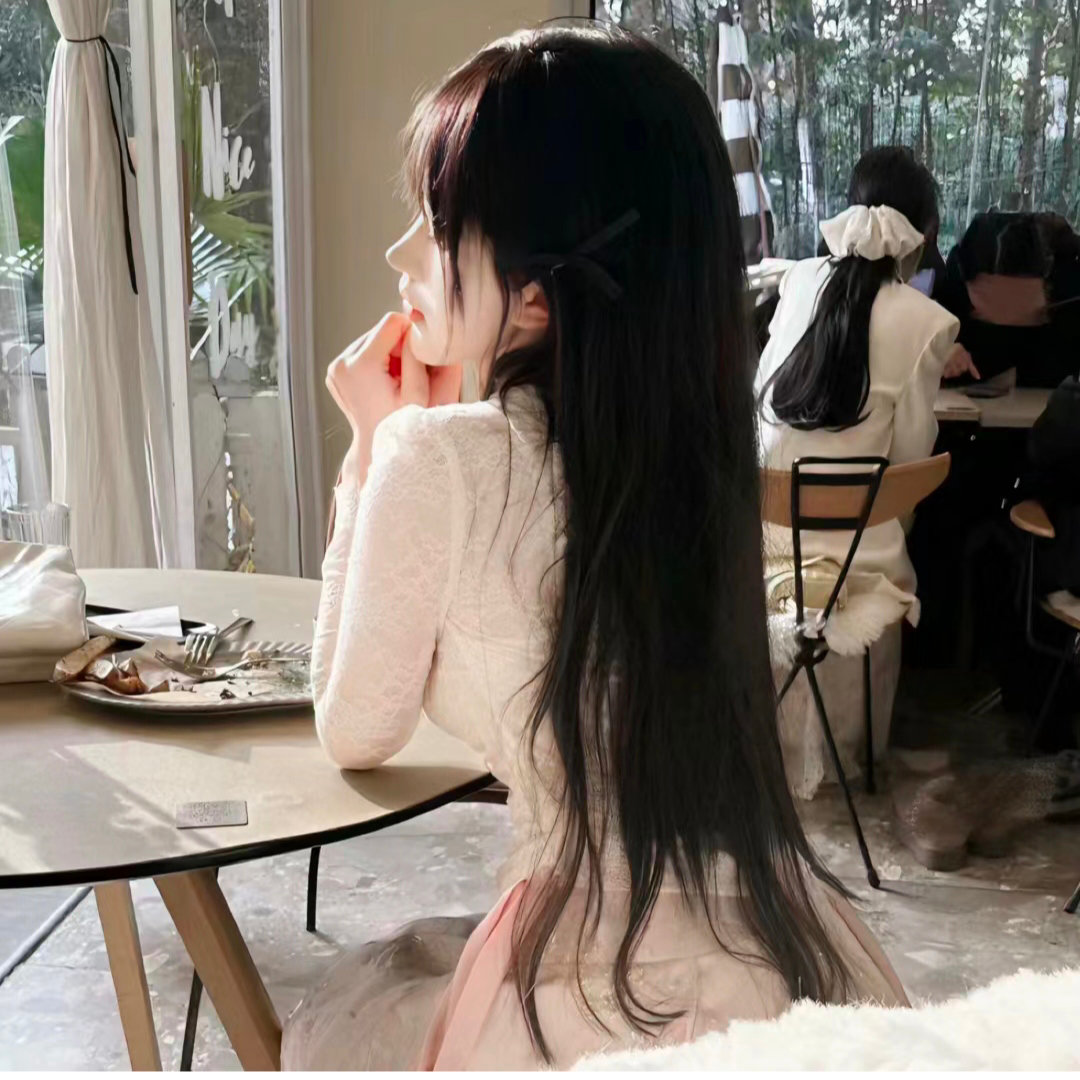 温柔侧脸女生头像