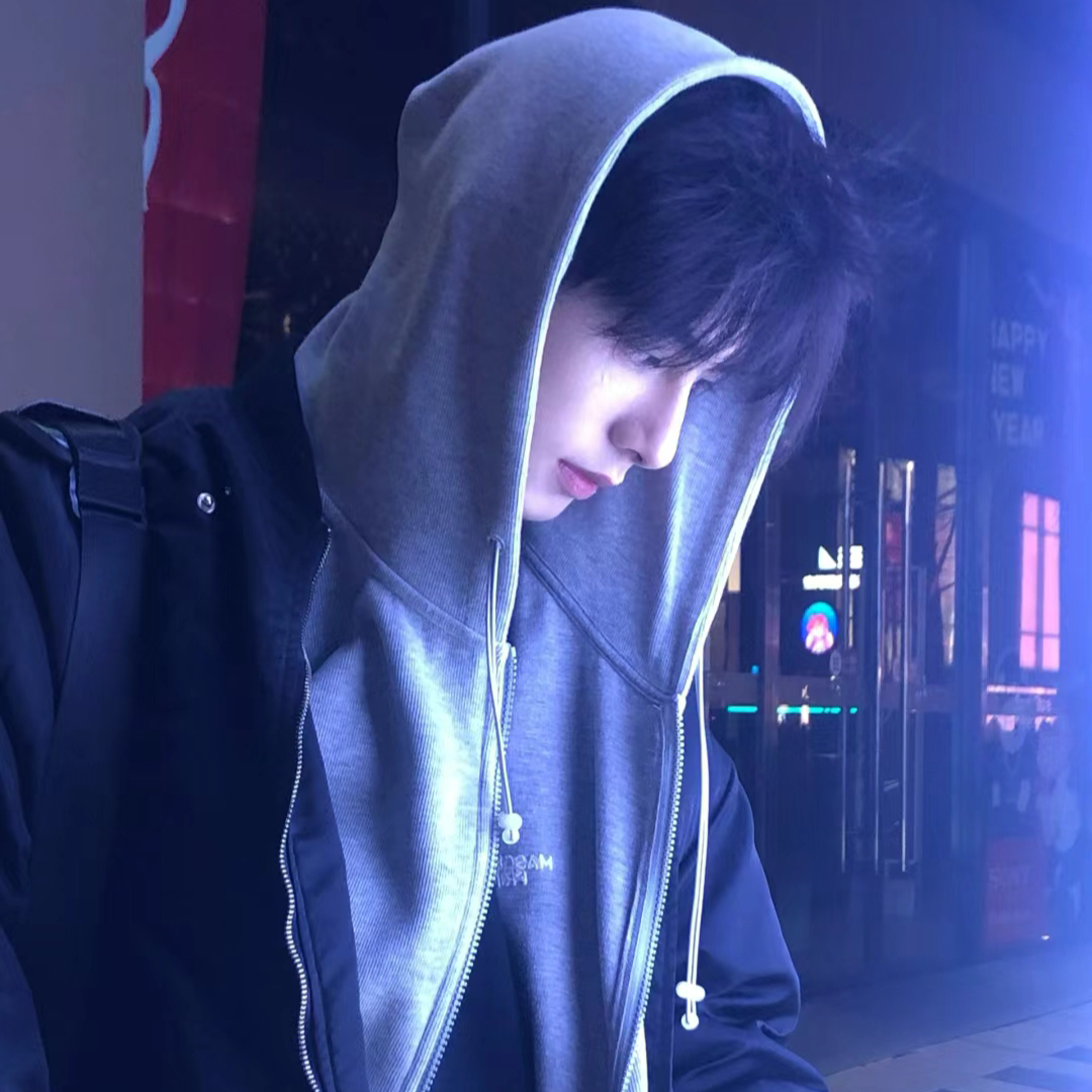 痞帅侧脸男生头像
