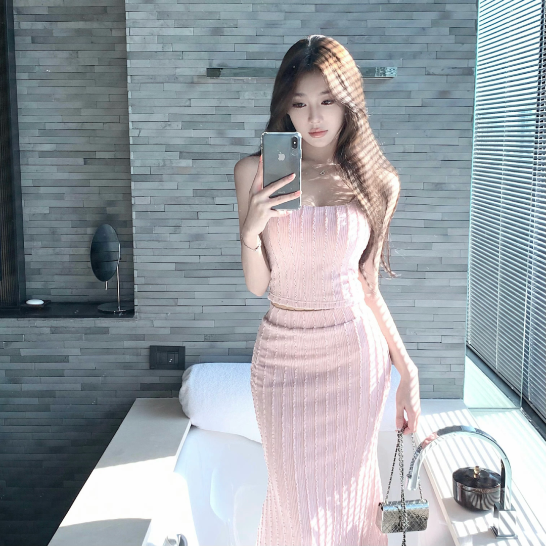 自拍手机纯欲女生头像