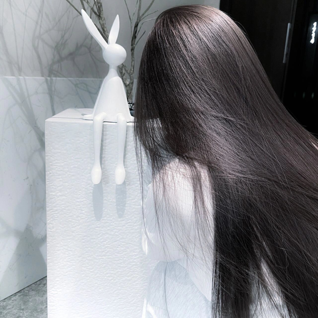 温柔背影不露脸女生头像