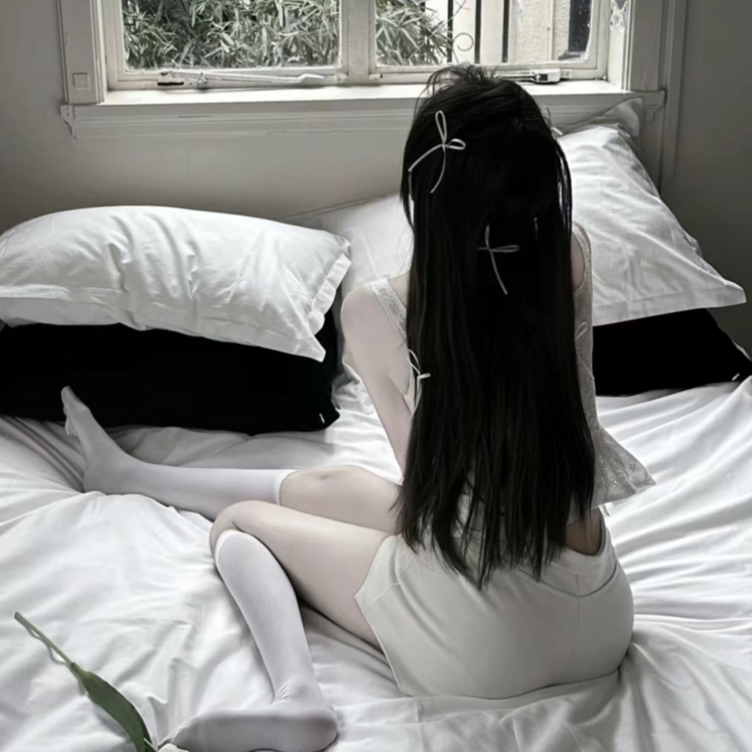 温柔背影不露脸女生头像