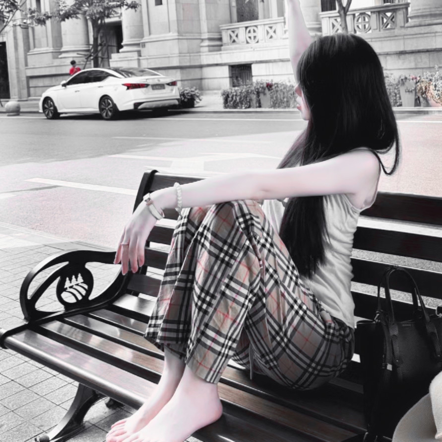 温柔侧脸女生头像