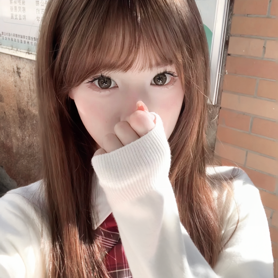 捂嘴甜妹女生头像