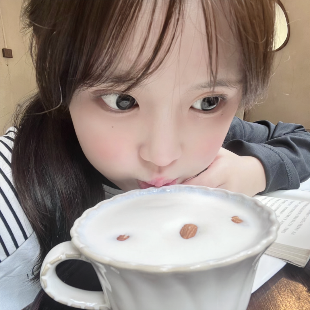 喝咖啡少萝女生头像