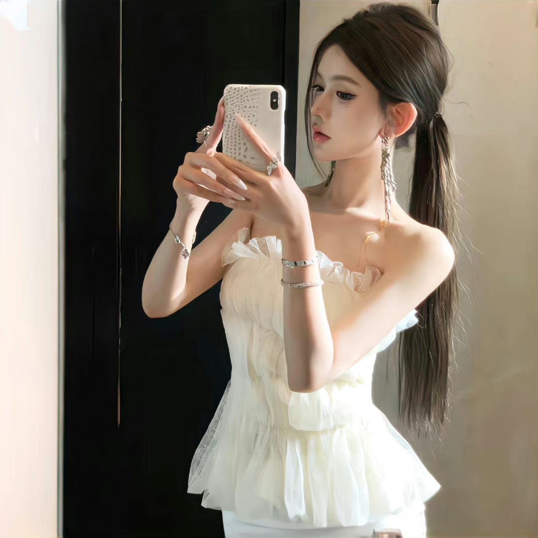 自拍手机温柔女生头像