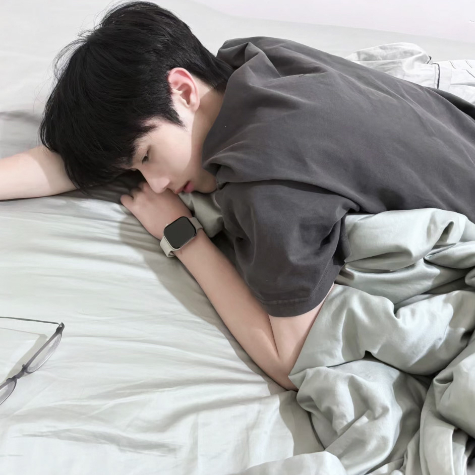 躺着小众男生头像
