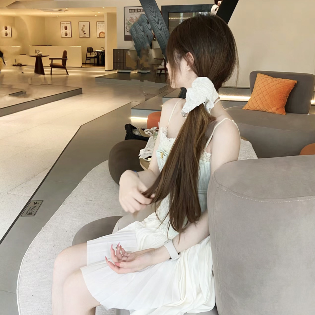 温柔侧脸女生头像