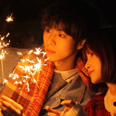 yaxinnlianren烟花新年真人情侣头像