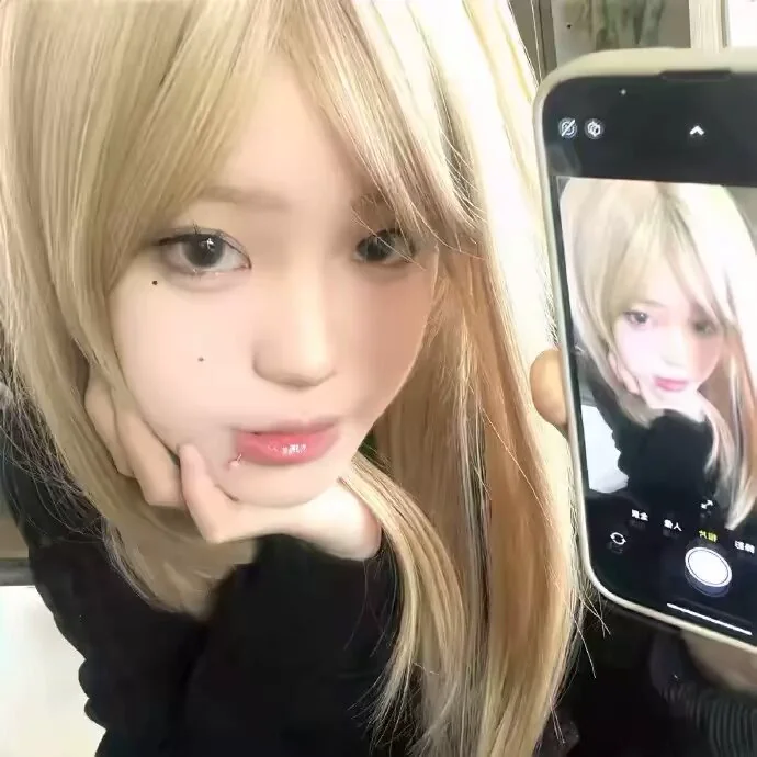 自拍手机小众女生头像