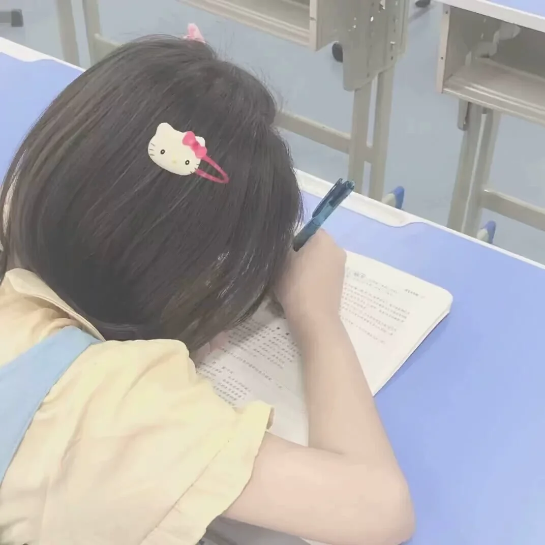 学院风不露脸小众女生头像
