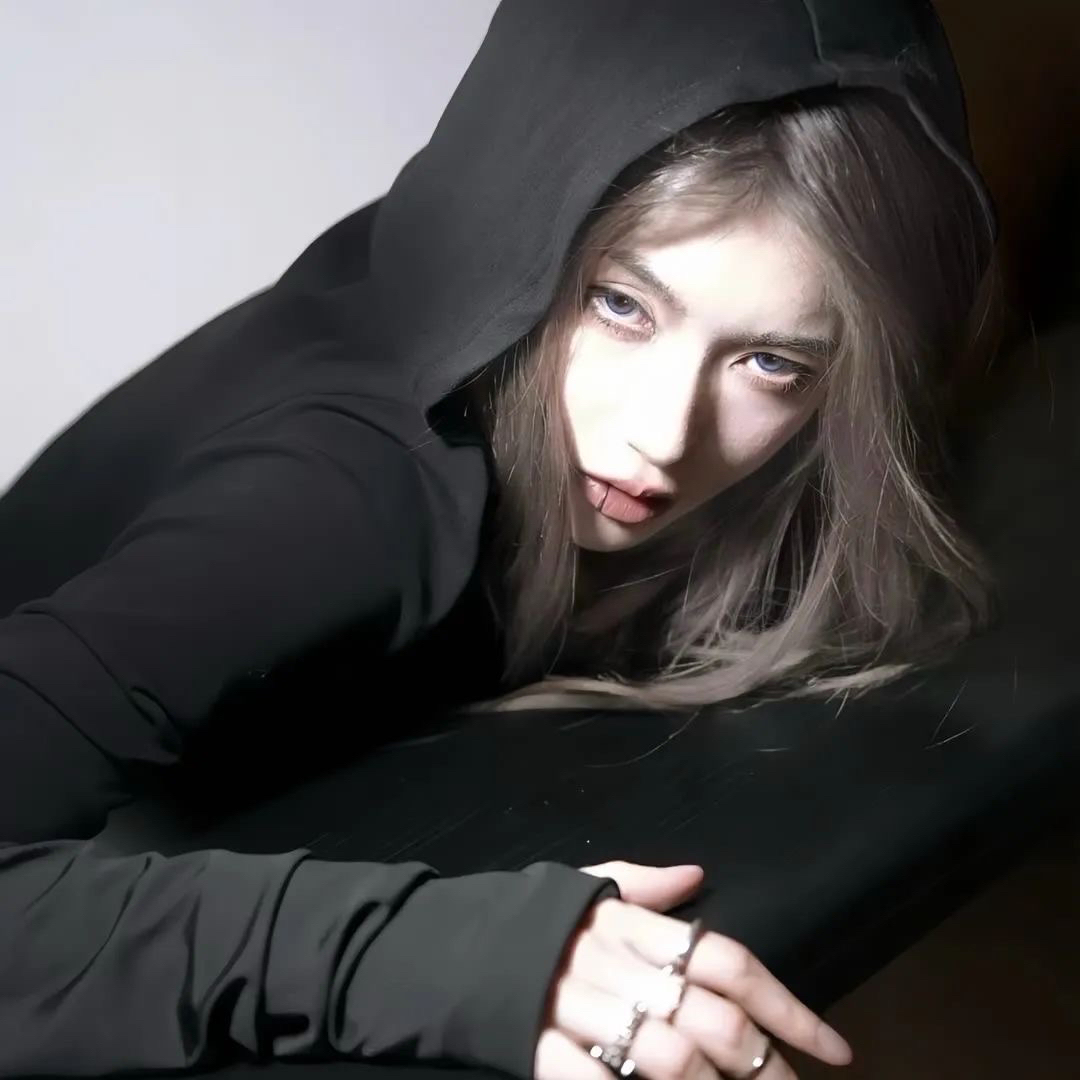 很飒女生头像