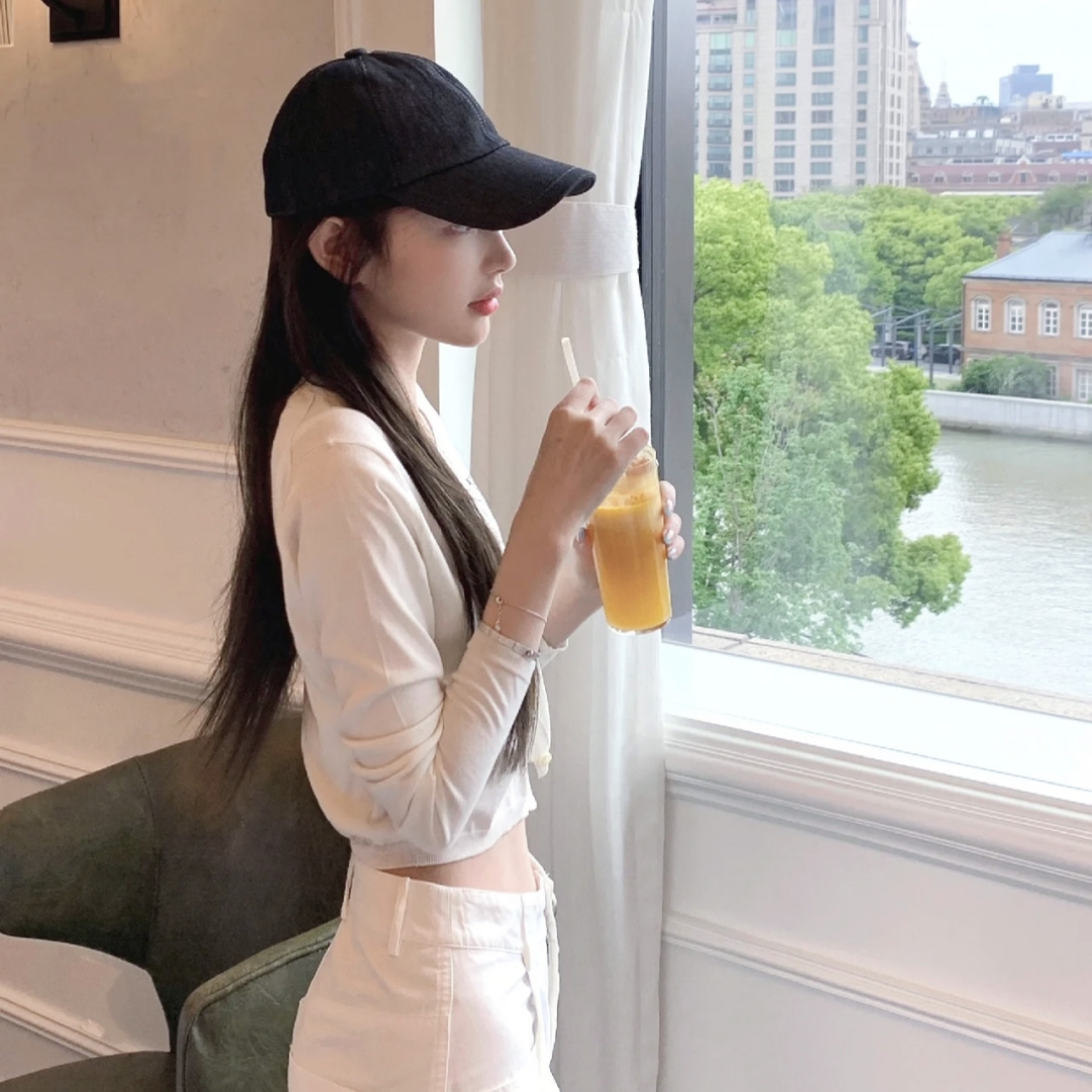 喝饮料小众侧脸女生头像