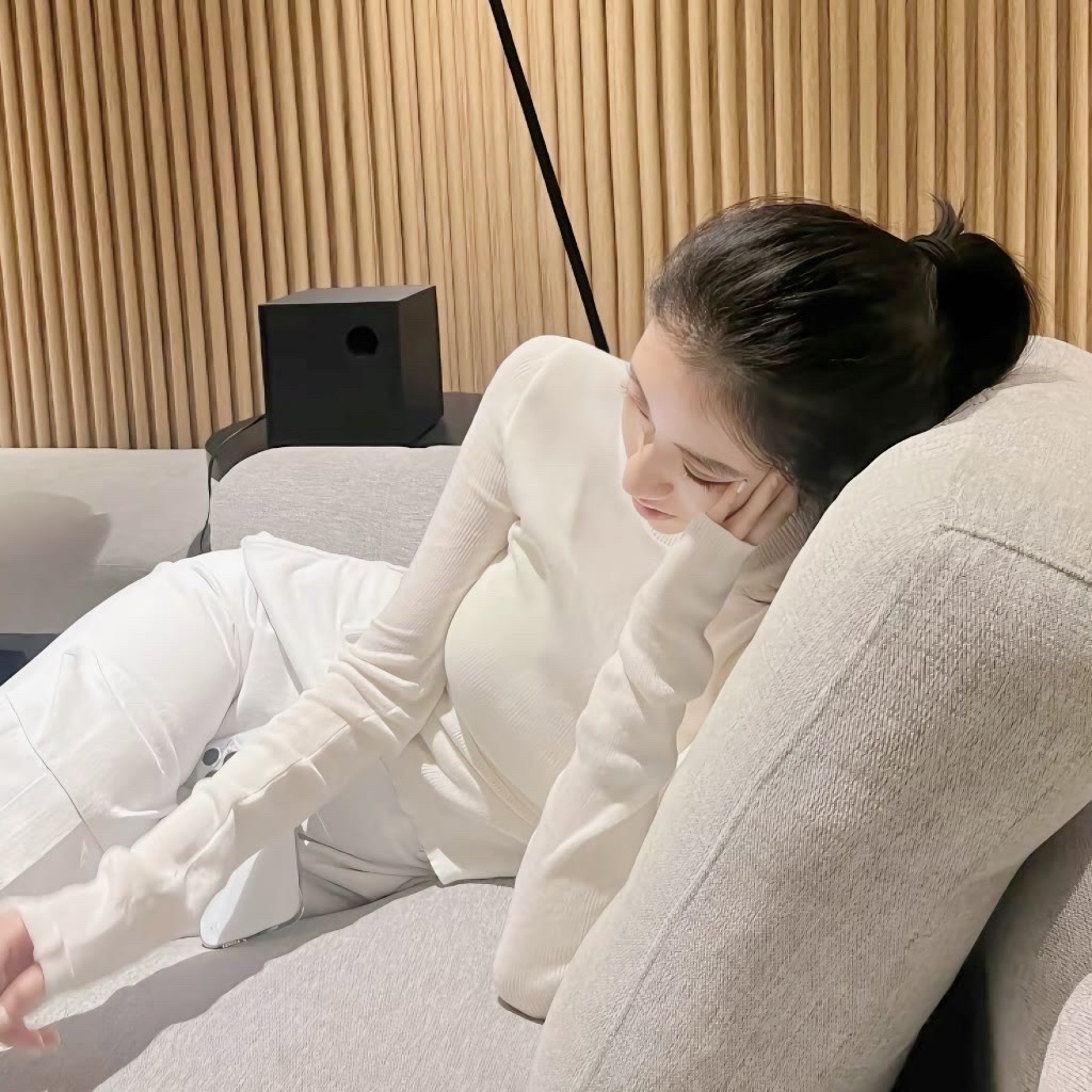躺着温柔女生头像
