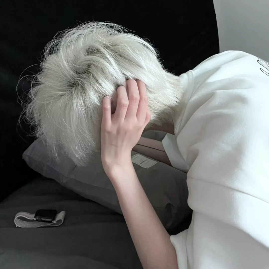 个性不露脸男生头像