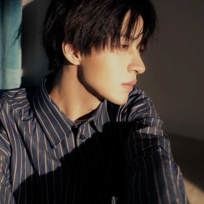 帅气侧脸男生头像