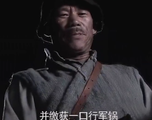 在被工作人员问及体验怎样时,他竖起大拇指