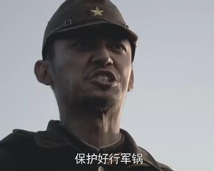在被工作人员问及体验怎样时,他竖起大拇指