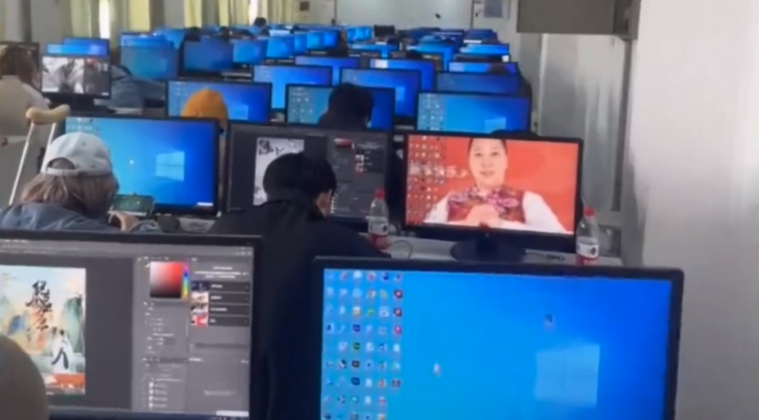 暴雷许久的东北雨姐，正在进化为“电子魅魔”？