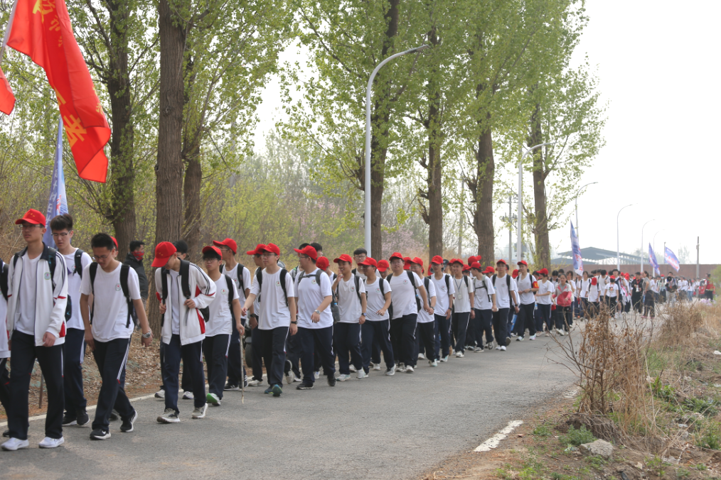 廊坊市第十五中学第十二届百里远足活动圆满成功